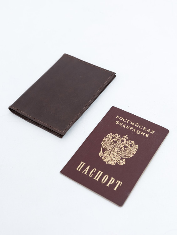 Кожаная обложка для паспорта коричневая